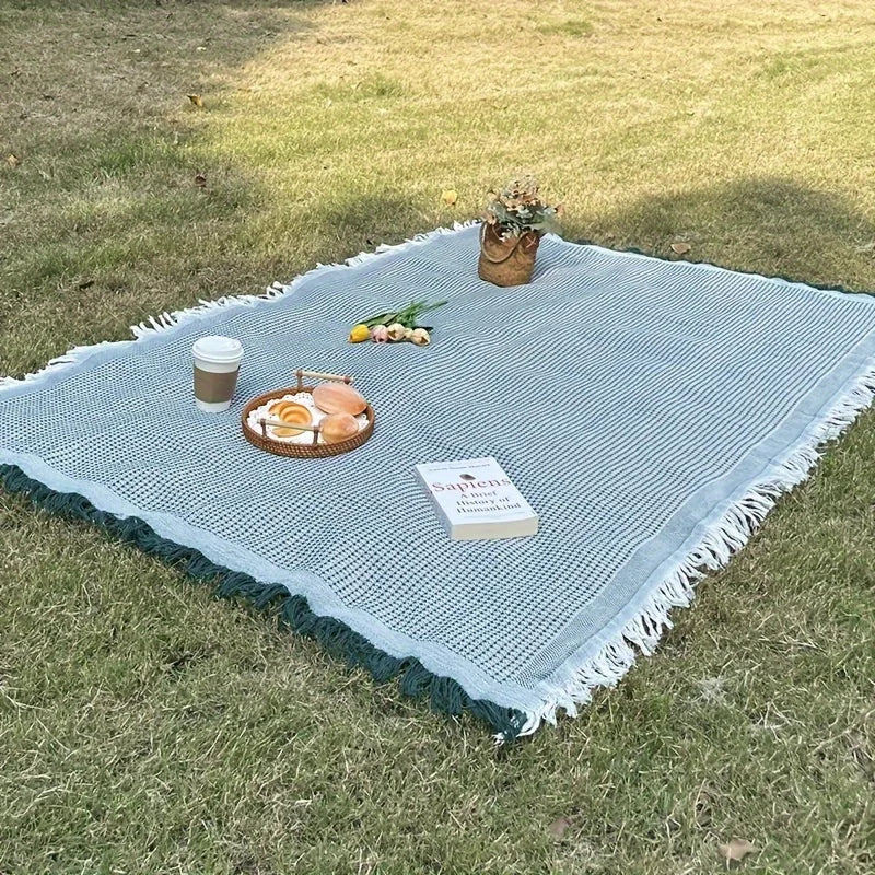 M08 - Camping Blanket, Picnic Mat, Durable, Lightweight, Waterproof