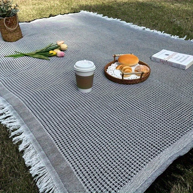 M08 - Camping Blanket, Picnic Mat, Durable, Lightweight, Waterproof