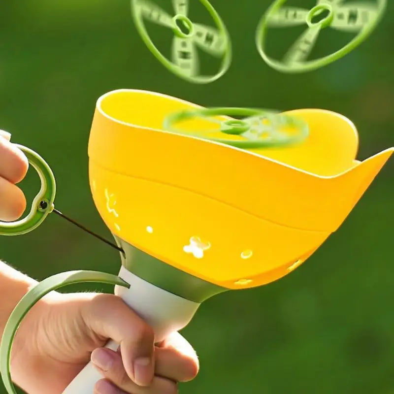 T15 - Kids Flying Saucer Disc Launcher Frog Catapult Flying Toys Pull String UFO