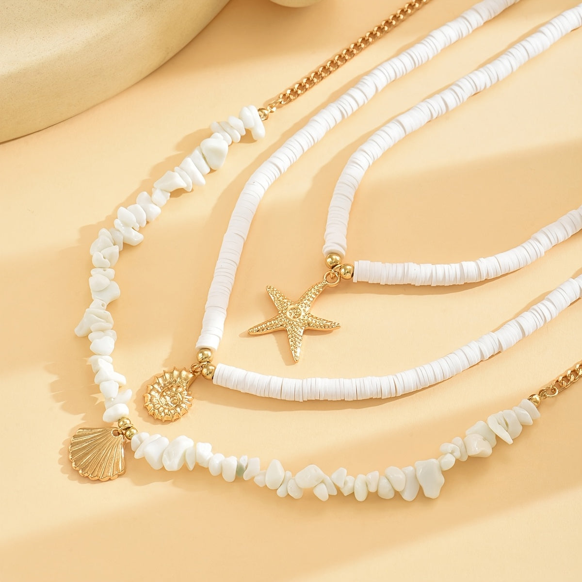 BRAC13 - 3 collane circolari in ceramica bianca con ciondolo