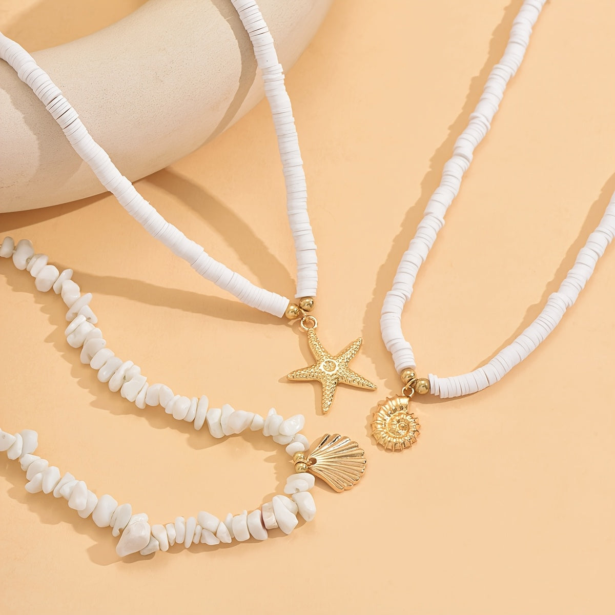 BRAC13 - 3 collane circolari in ceramica bianca con ciondolo