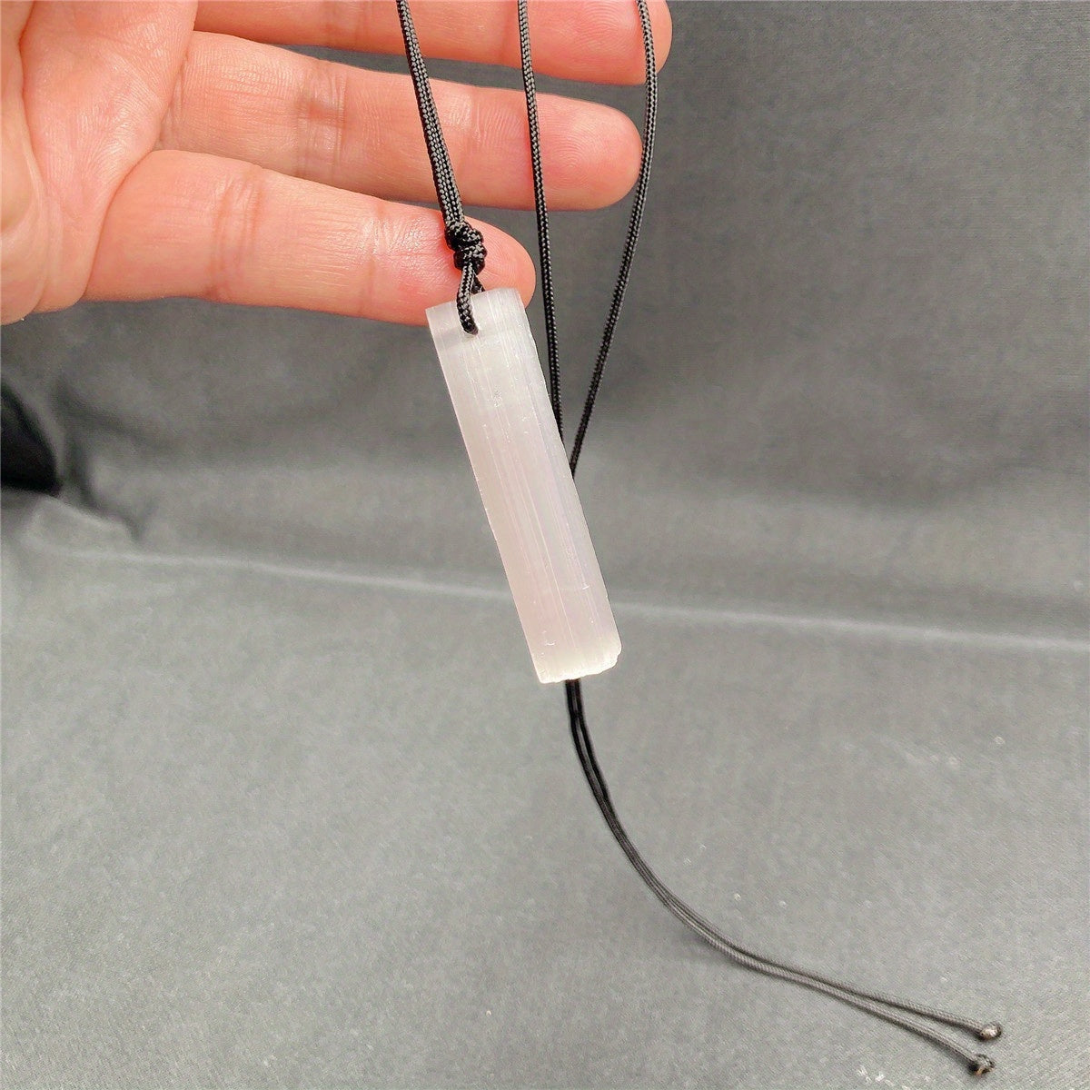 BRAC04 - Collana con pendenti in selenite