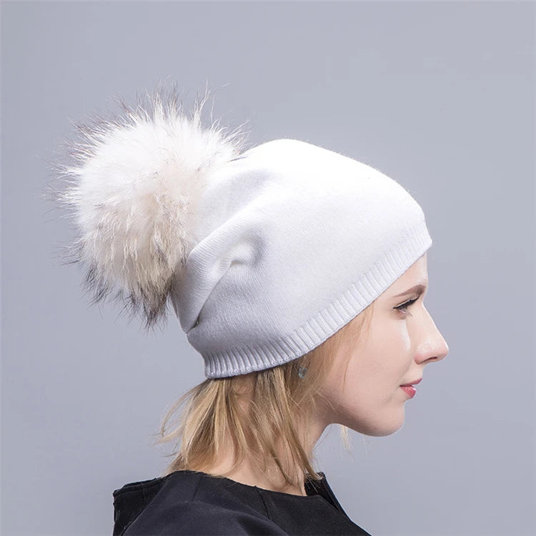CAP09 - Cappello in cashmere con pompon di pelliccia