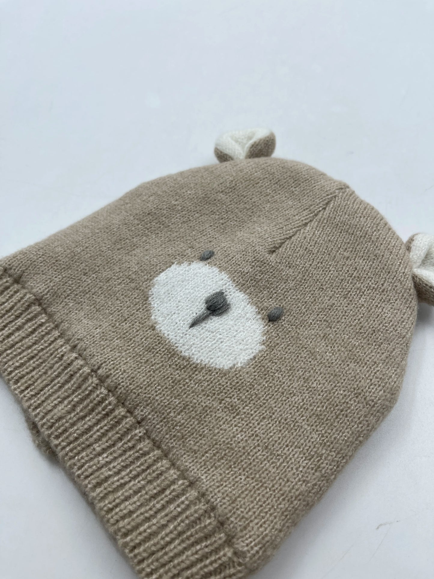 CAP08 - Cappello a cuffia per bambini con orecchie da orso bruno