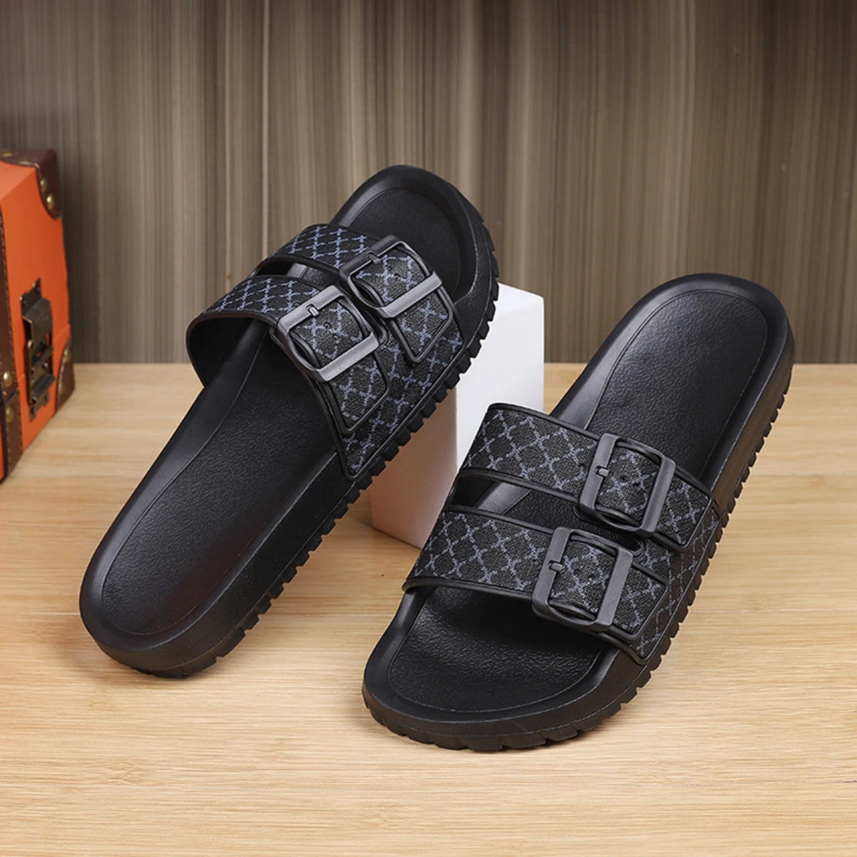 CIAB - Pantofole design a doppio bottone