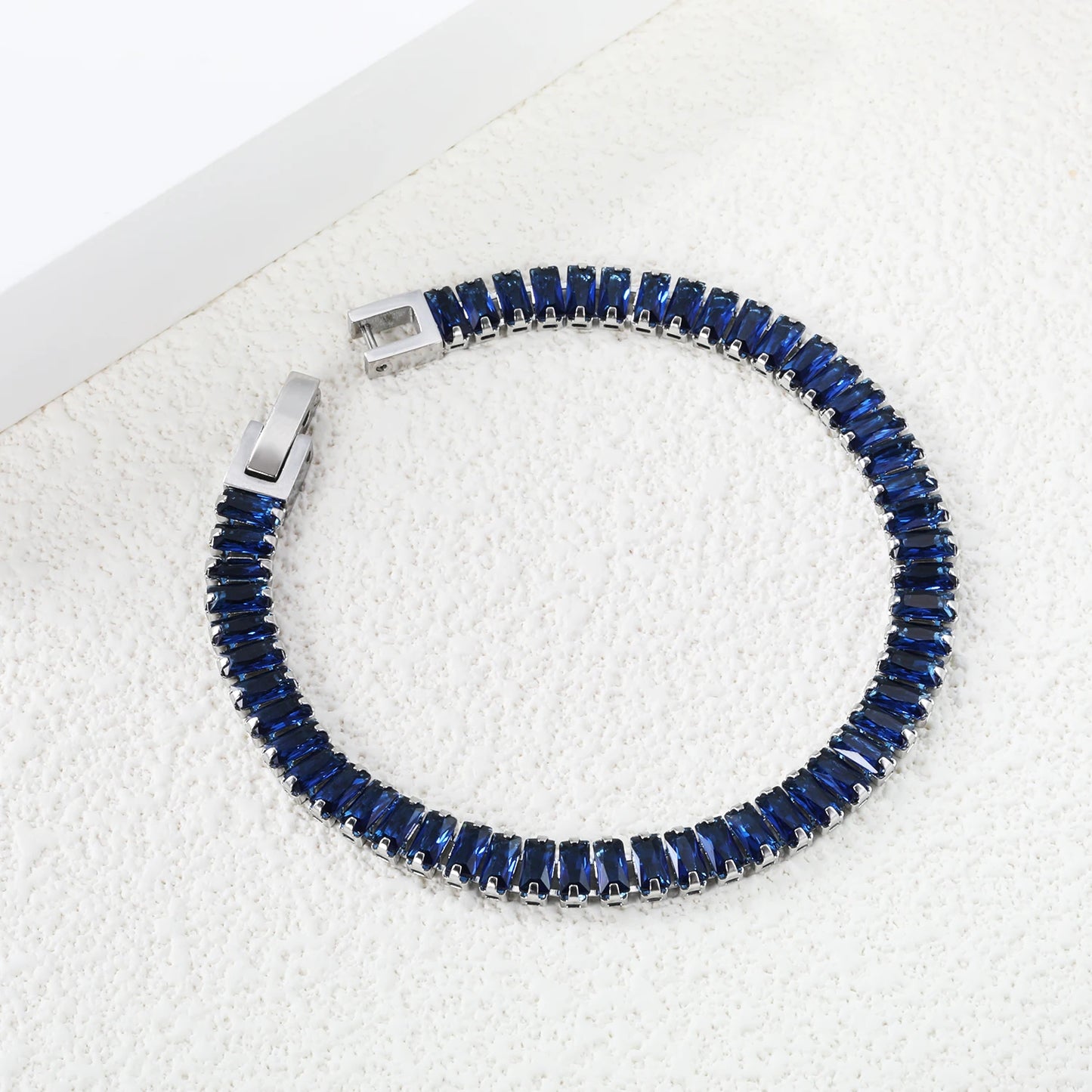 BRAC27 - Braccialetti  in acciaio inossidabile con zirconi