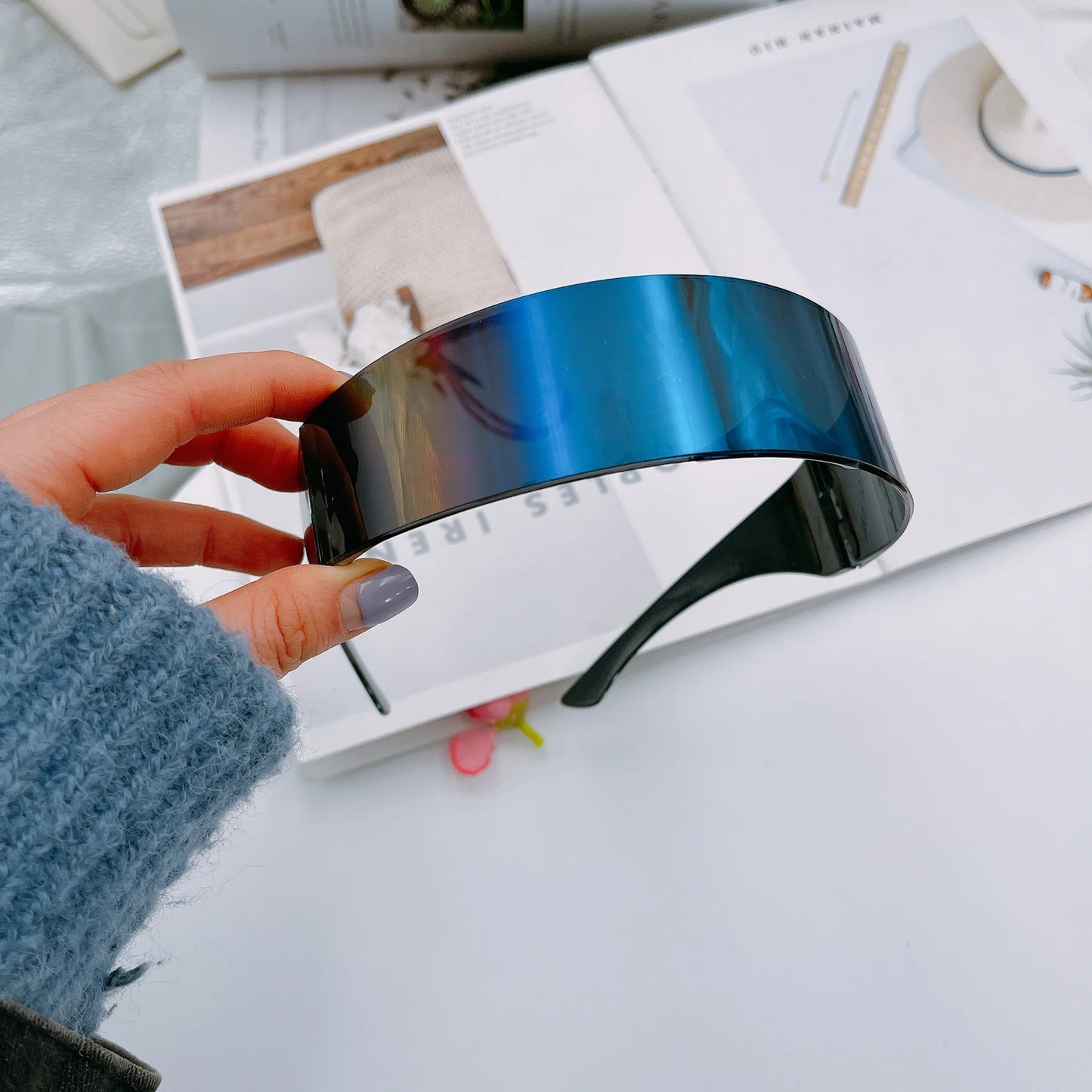 SUNG - Futuristico visiera stretta occhiali da sole da donna