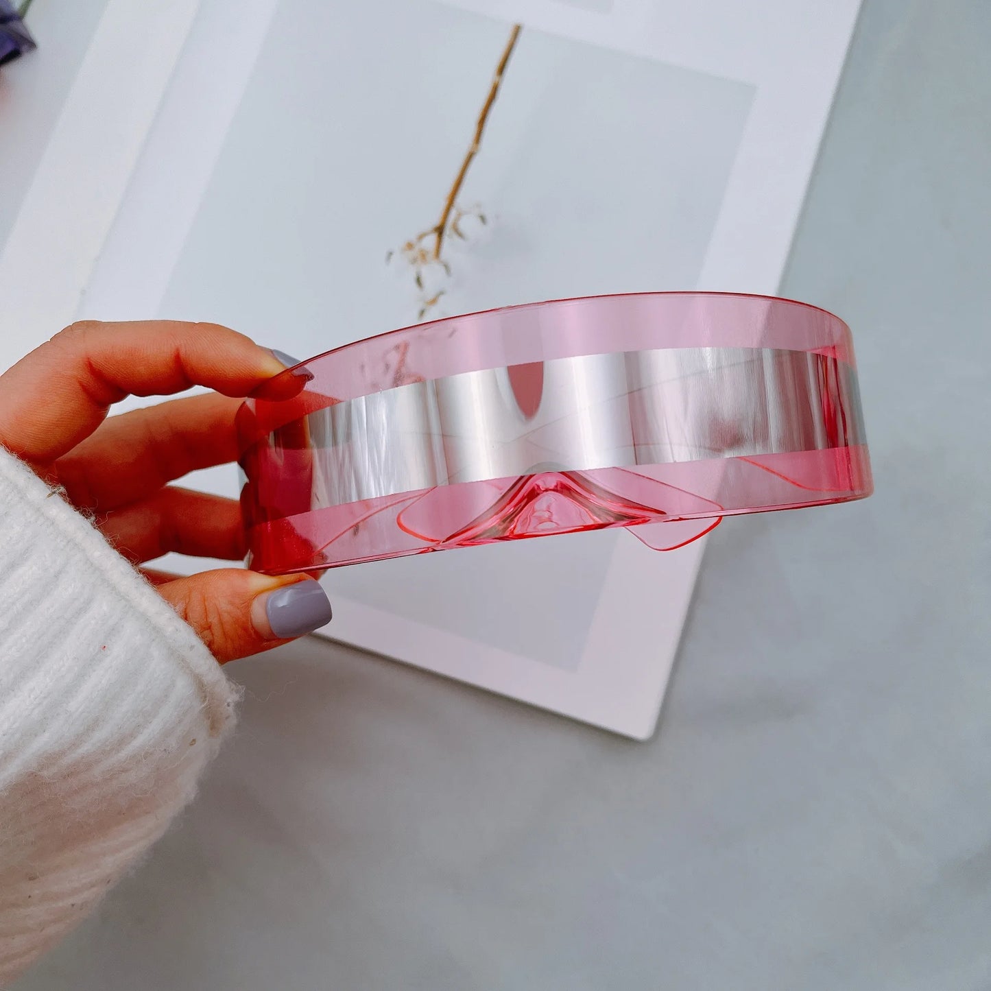 SUNG - Futuristico visiera stretta occhiali da sole da donna