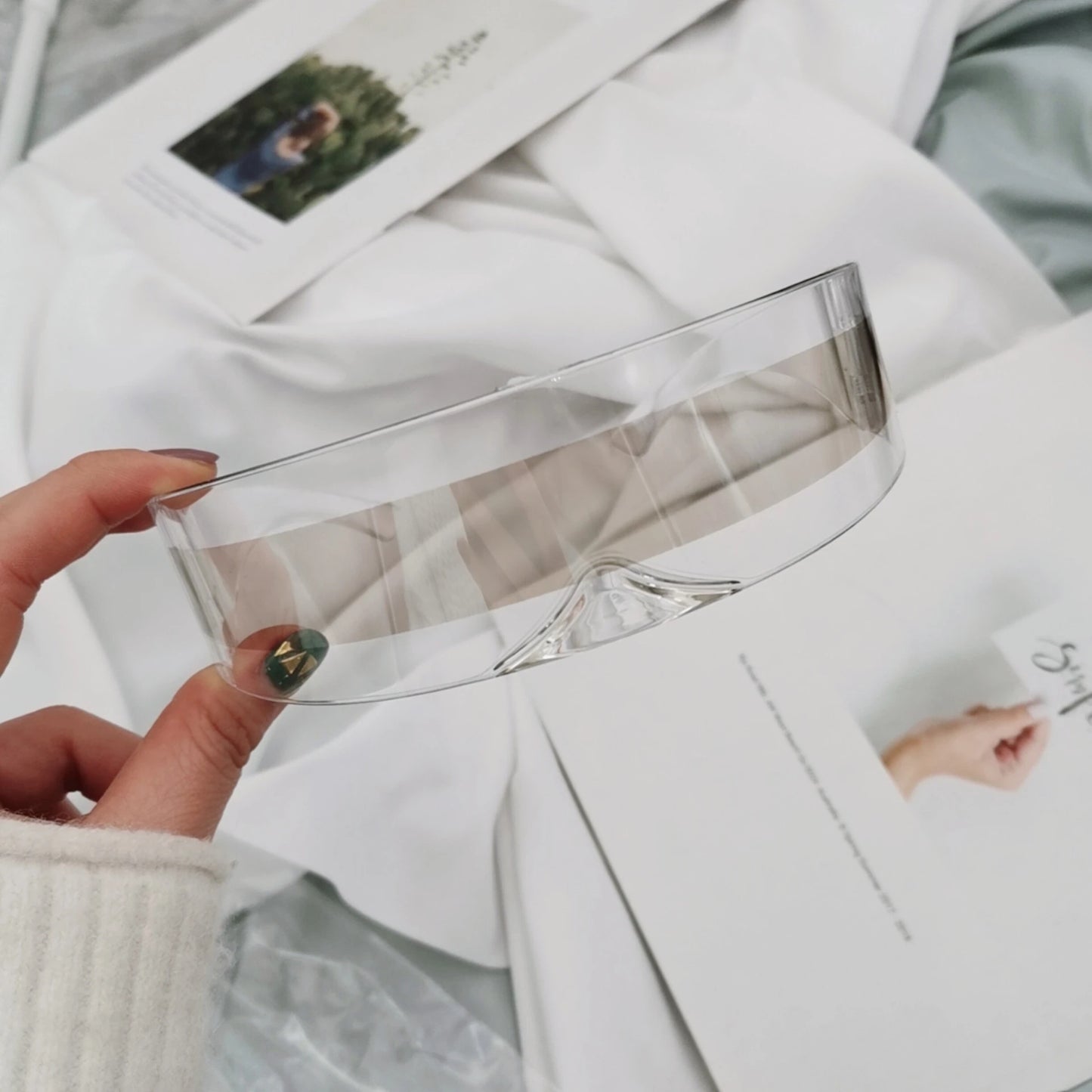 SUNG - Futuristico visiera stretta occhiali da sole da donna