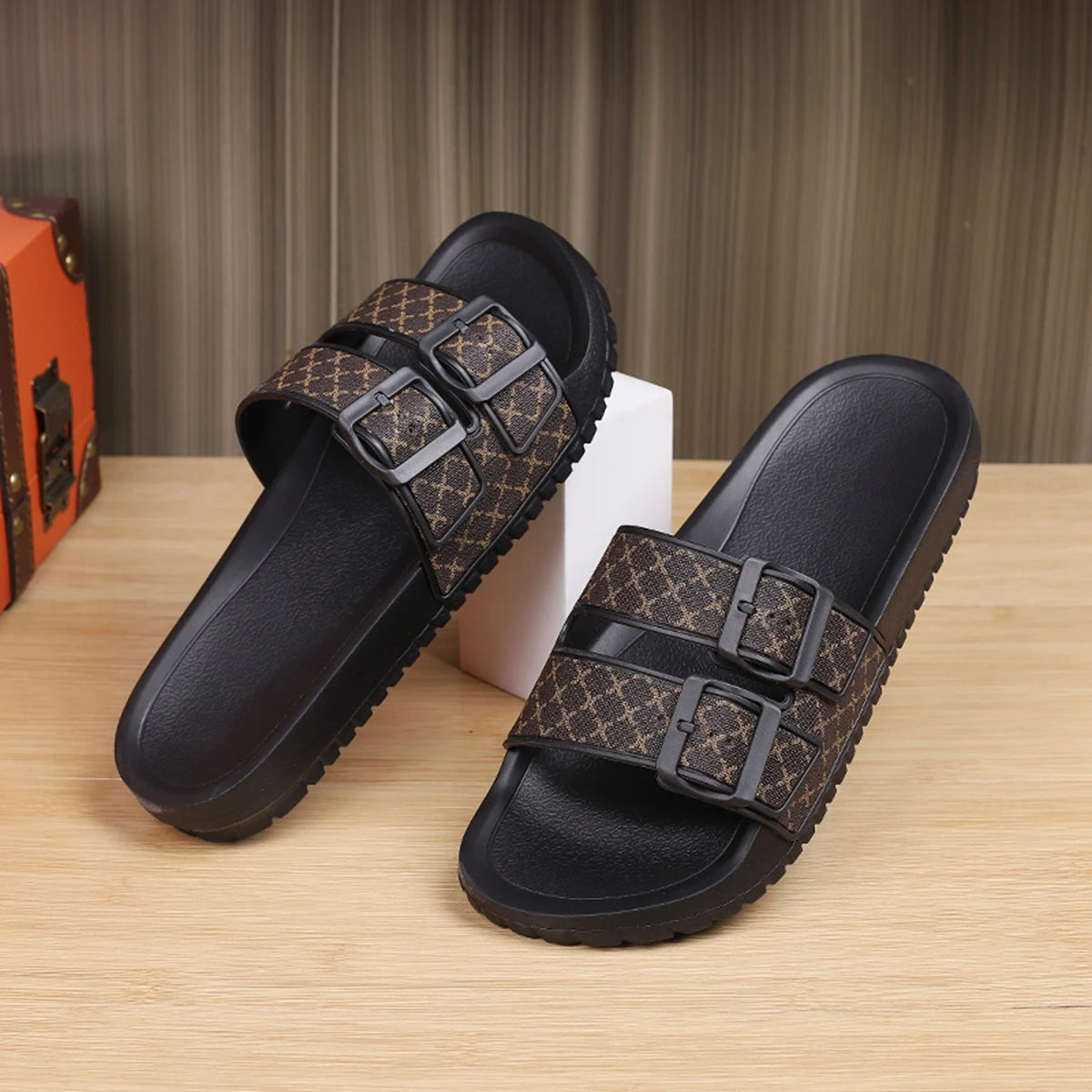 CIAB - Pantofole design a doppio bottone