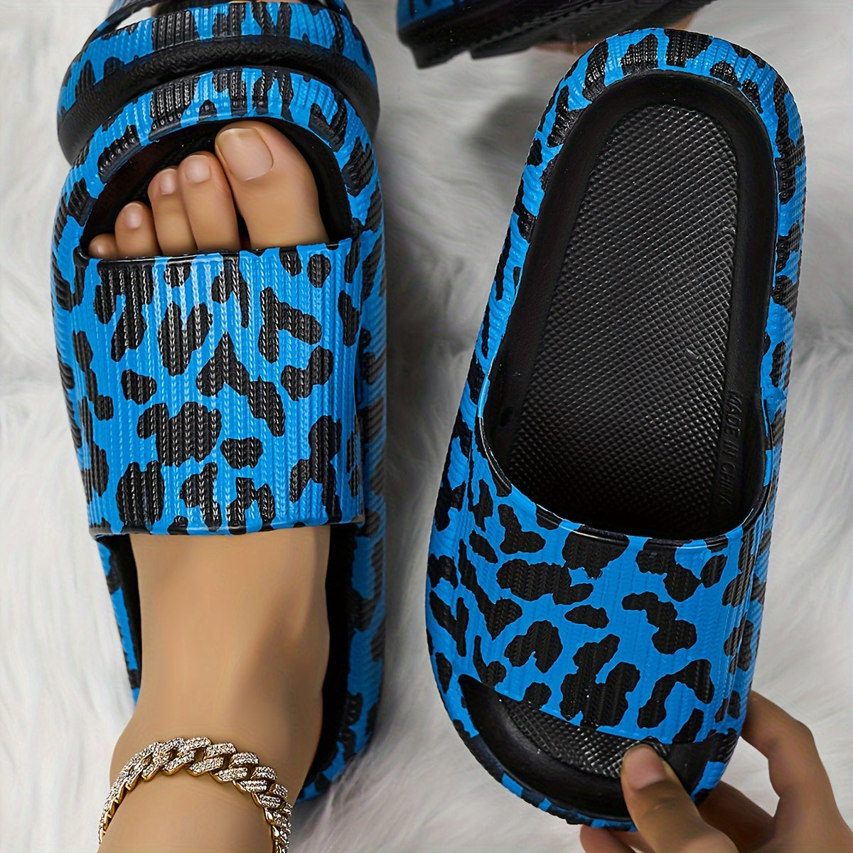 CIAB09 - Ciabatte sportive da donna con motivo leopardato